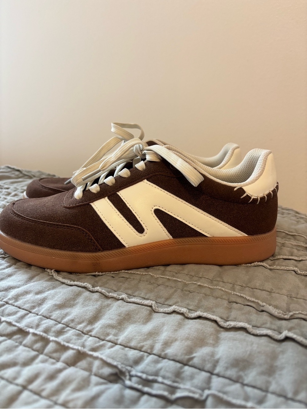 Women’s Brown & White Casual Lace-Up Sneaker